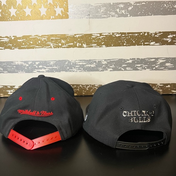 Chicago Bulls Snap Backs - Picture 2 of 5